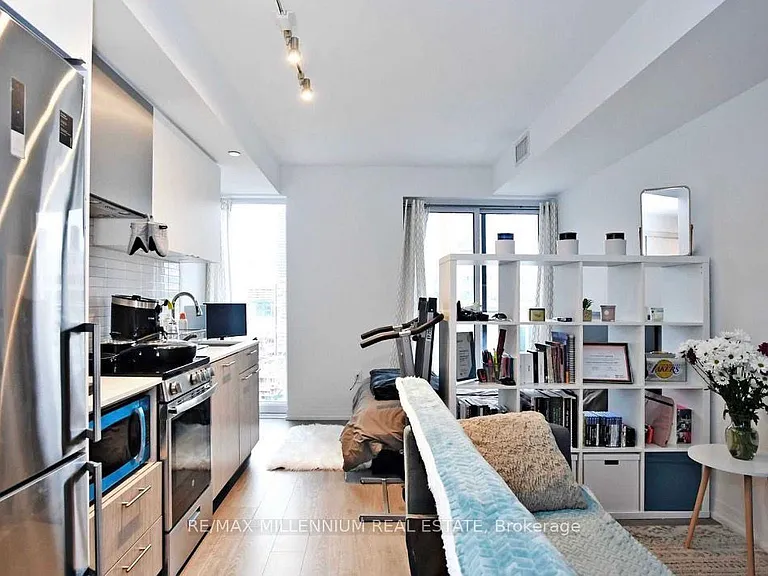 251 Jarvis St #1427 — Photo 4