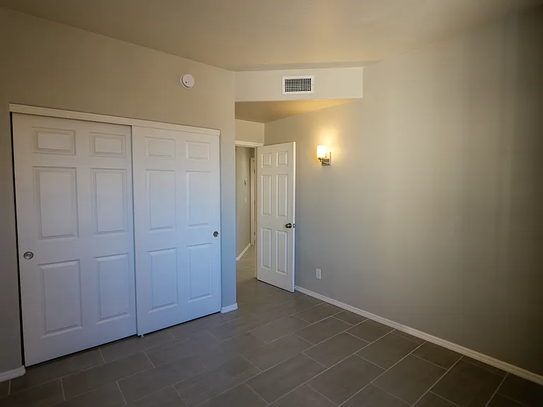 2430 N Quesnel Loop — Photo 16