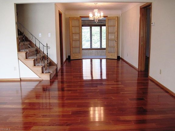 2nd image of 21140 Seabury Ave