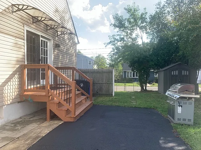 1560 Whittier Ave — Photo 41