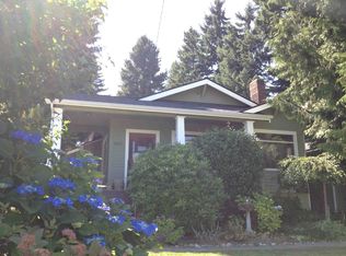 8807 15th Ave NE, Seattle, WA 98115