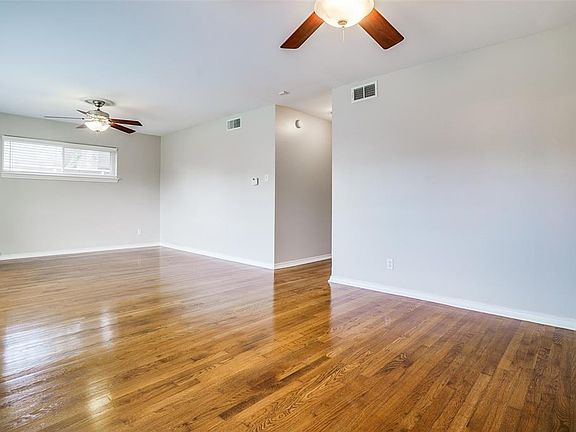 3rd image of 10425 Lanshire Dr