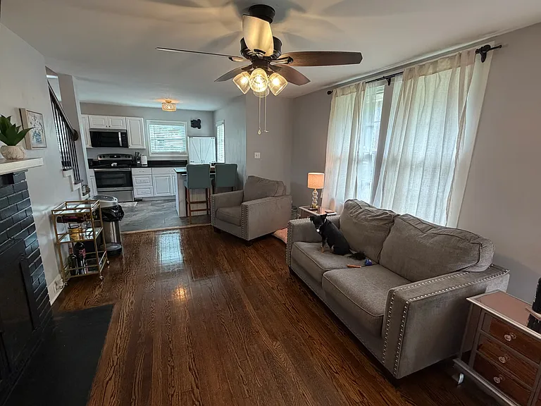 258 E Moody Ave — Photo 24
