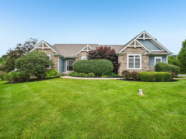 159 Stone Creek Dr, Granville, OH 43023