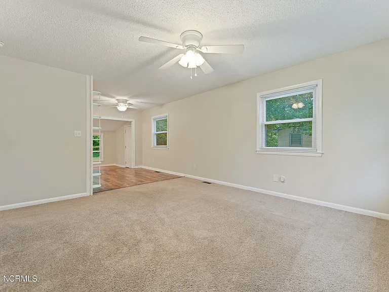 1205 Ormandy Ave — Photo 2