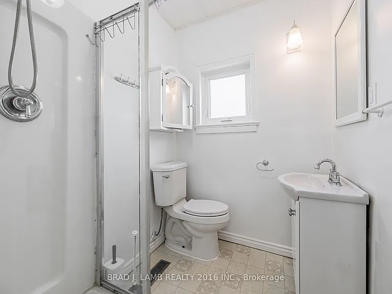 12 Sibley Ave #MAIN AND UPPER — Photo 26
