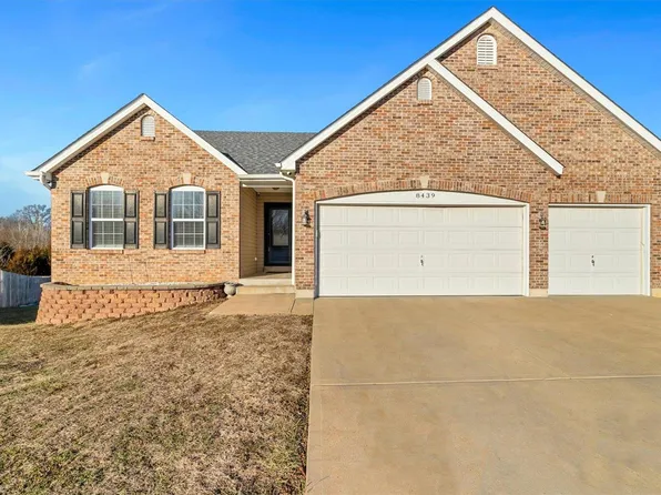 8439 Golden Spring Ct, Cedar Hill, MO 63016