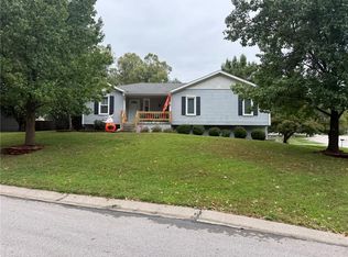 1914 Meadowlane, Kearney, MO 64060