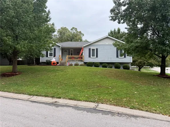 1914 Meadowlane, Kearney, MO 64060