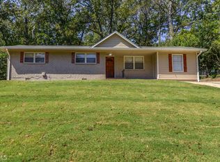 1749 Meadowglades Dr, Decatur, GA 30035