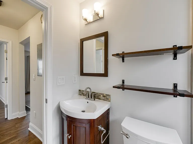 1523 Oakview Rd #4 — Photo 11