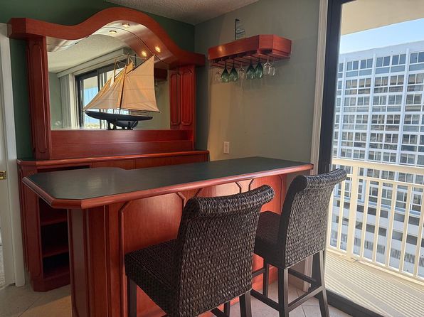 3100 NE 48th St APT 709