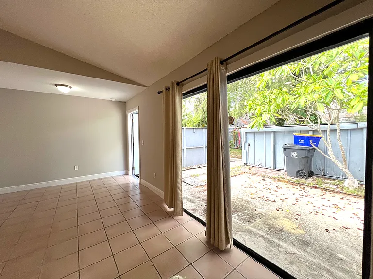 1077 Goldenrod Rd #1077A — Photo 15