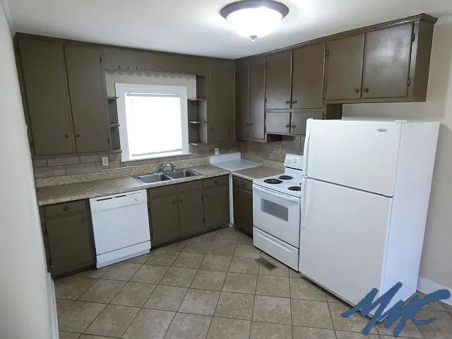 1318 N Tennessee Blvd — Photo 7