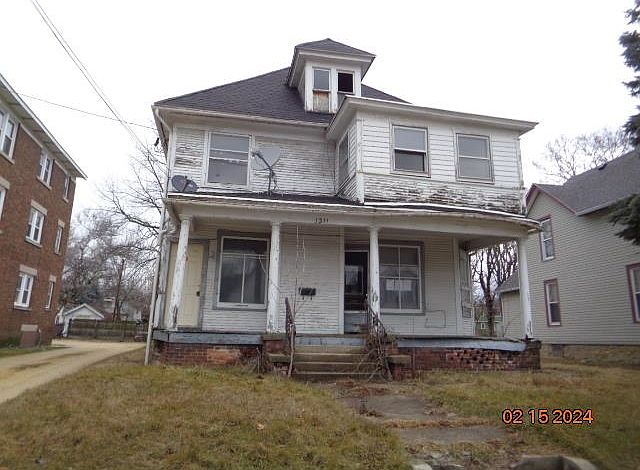 1st image of 1311 School St