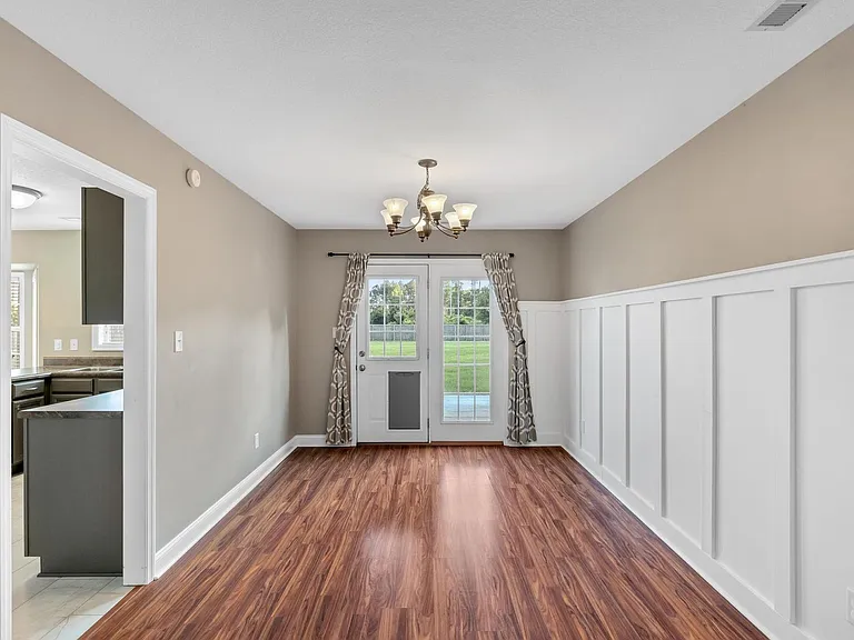 324 Beacon Ln — Photo 6