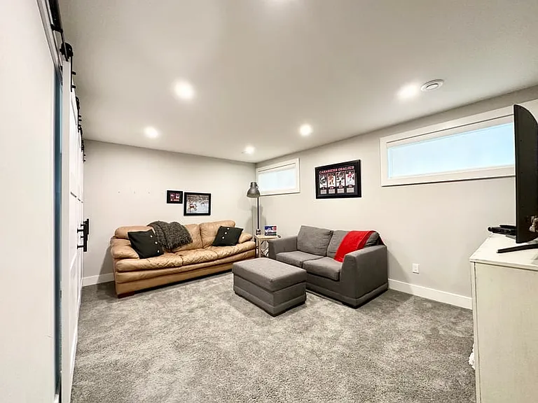 264 W Ridge Dr — Photo 10
