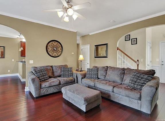 5th image of 4532 Scarlet Oak Dr