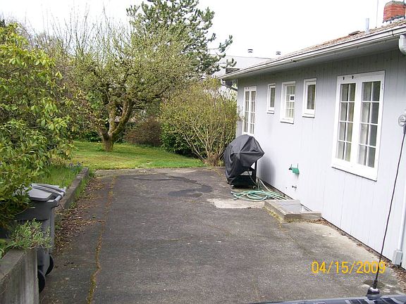 4th image of 595 Kirkland Way