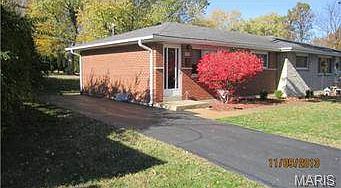 Left unit with private driveway....resealed 2013.