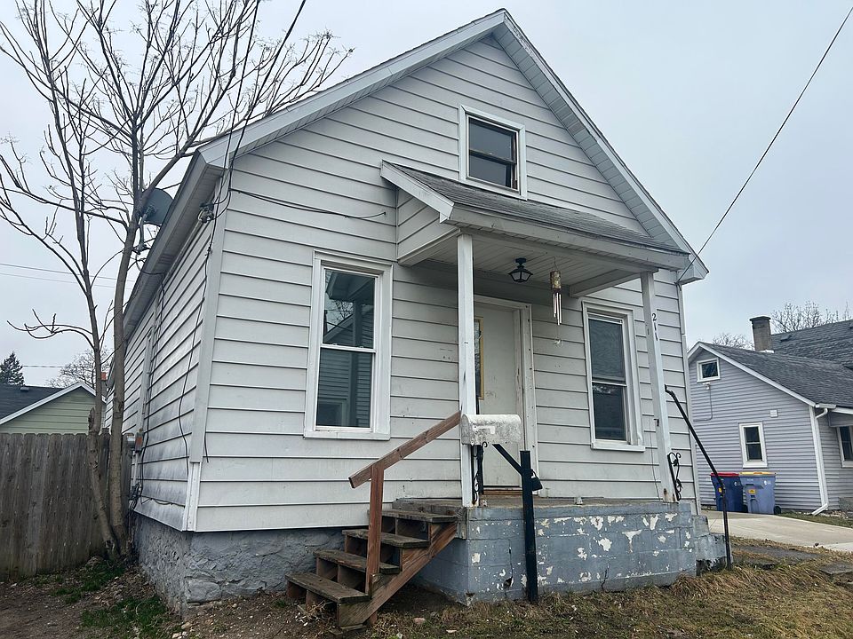 1st image of 211 Mardell Pl SW