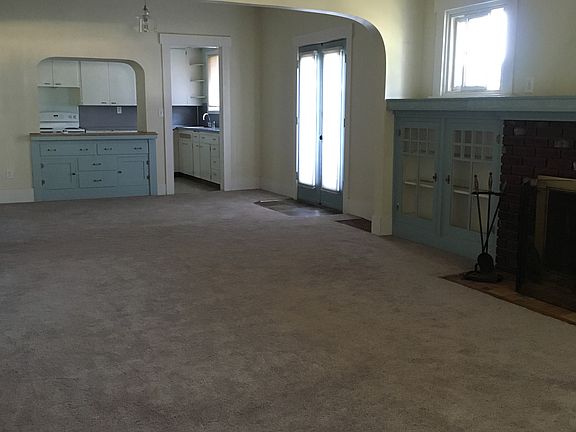 Living Room / Dining Room