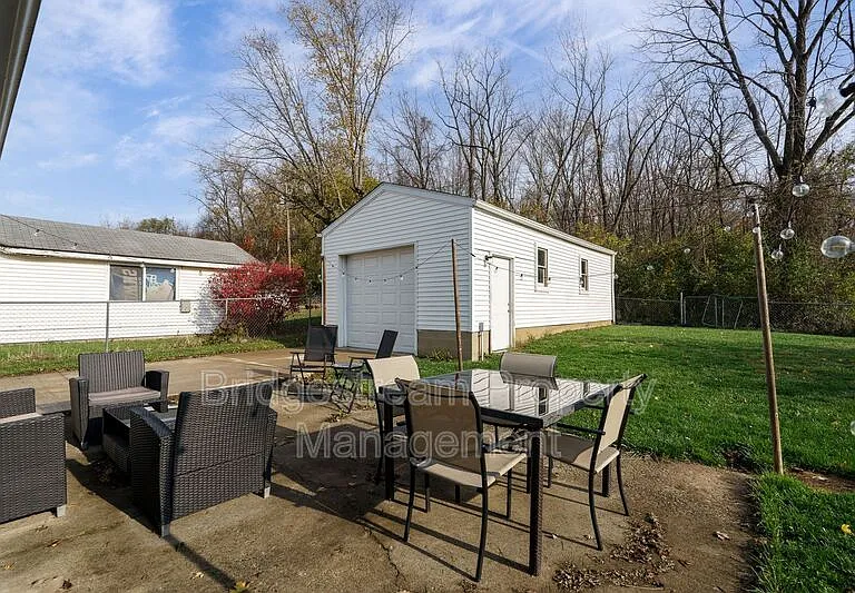 655 Eavey St — Photo 18