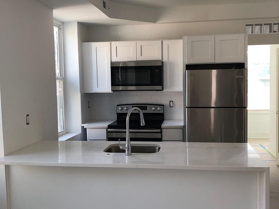 1st image of 3624 N 19th St #1