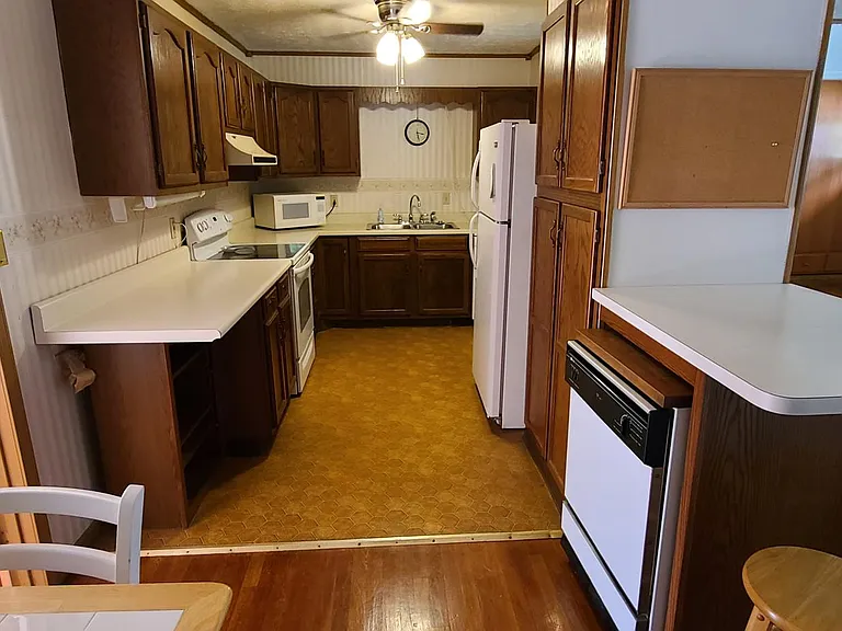 1465 Woodland Dr — Photo 20