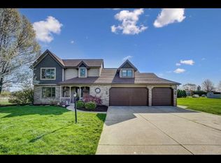 9734 Ebywood Ln, Fort Wayne, IN 46835