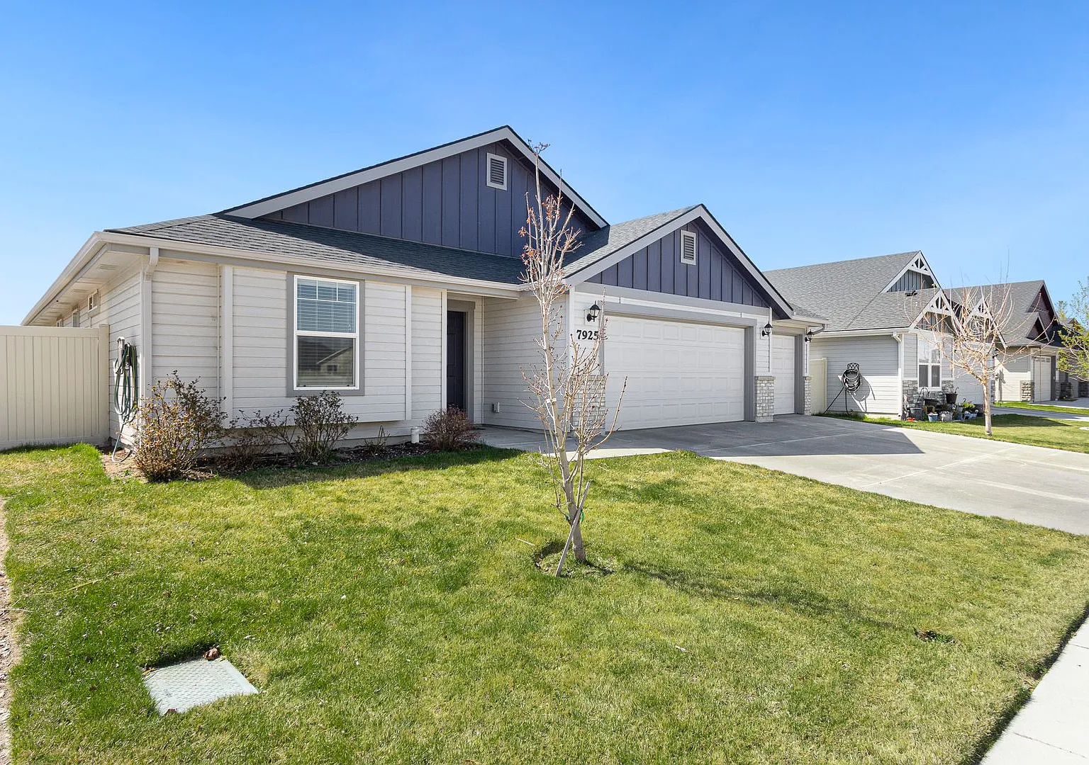 Great Nampa Rental with 3 car garage — Photo 2