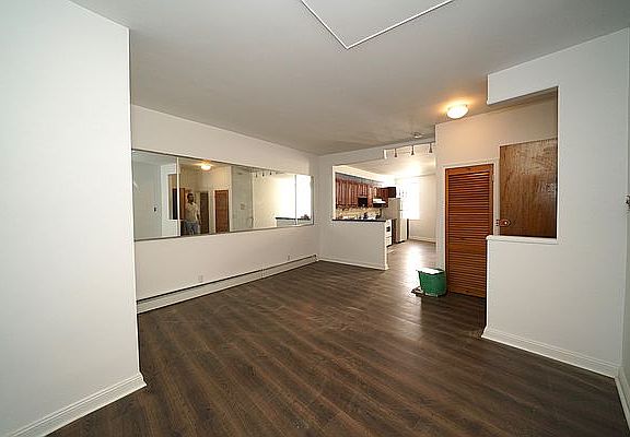 4th image of 25-35 Astoria Blvd #3