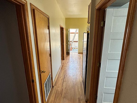 2nd image of 2856 W Roosevelt Rd APT 3R