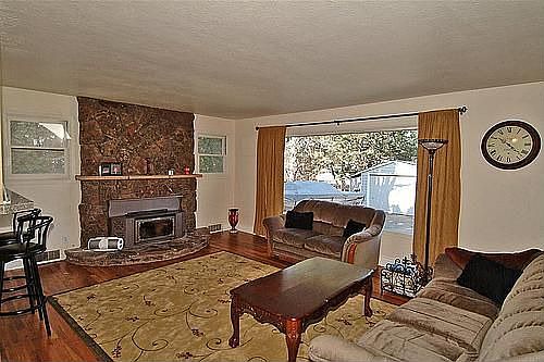 3rd image of 1920 Washington Ave