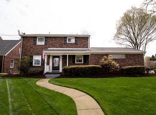 1600 Fairmont Dr, New Kensington, PA