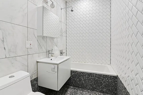 Rented by Compass | media 21