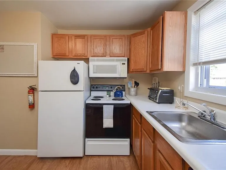 70 Carroll Ave #509 — Photo 3