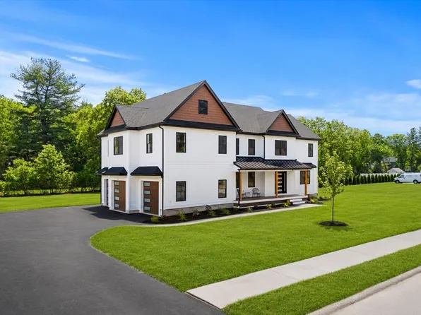 4 Fitzpatrick Ln, North Billerica, MA 01862