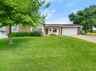 3095 Durwood Dr, Florissant, MO 63033