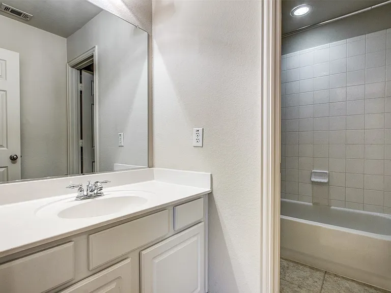 1130 Mission Ln — Photo 16