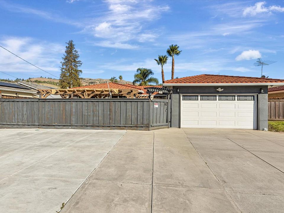1st image of 10460 Mahoney Dr