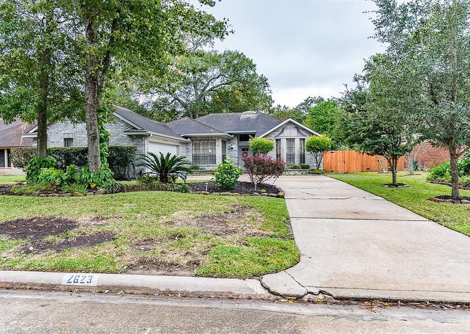 1st image of 2623 Brookdale Dr