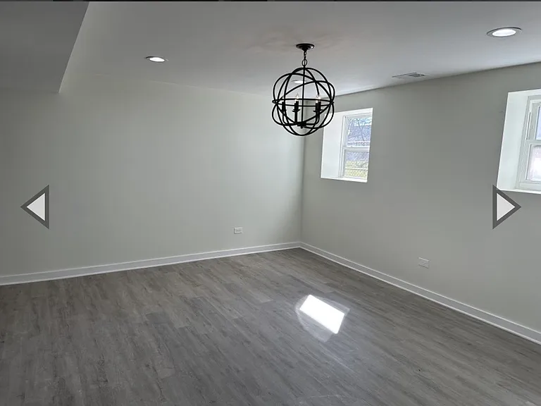 219 N Waller Ave — Photo 5