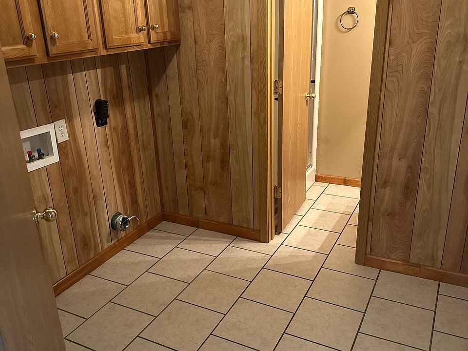 2nd image of 19 Ridgeway Dr