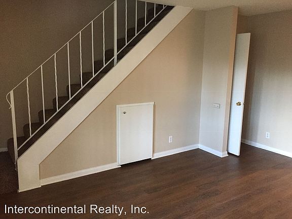 4th image of 10842 Del Norte St APT 3