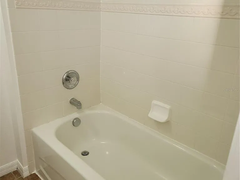 3048 Chessington Dr — Photo 8