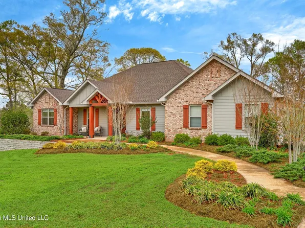 67 Oak Haven Dr, Poplarville, MS 39470