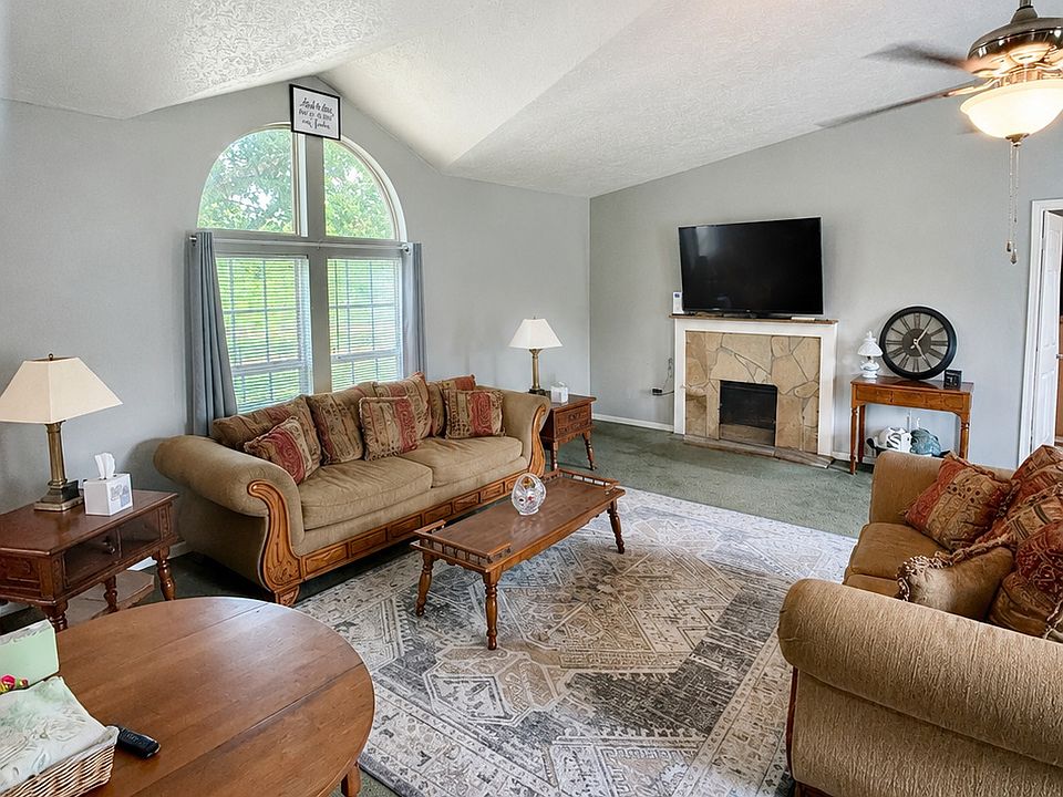 2nd image of 1751 Tower Cir