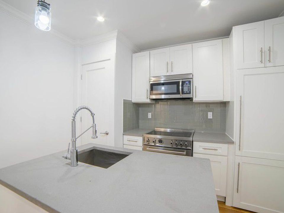 2nd image of 151 8th Ave #3DD