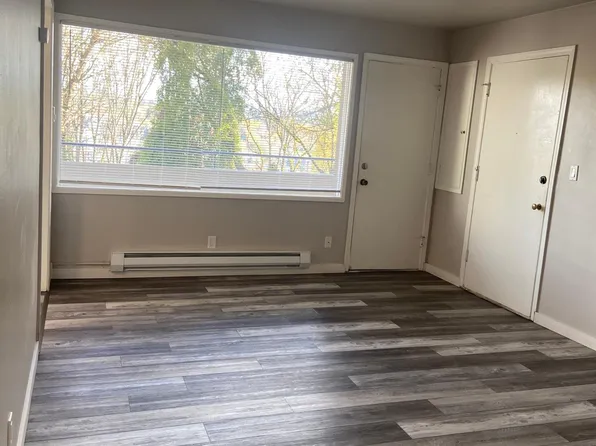 4640 22nd Ave NE APT 8, Seattle, WA 98105